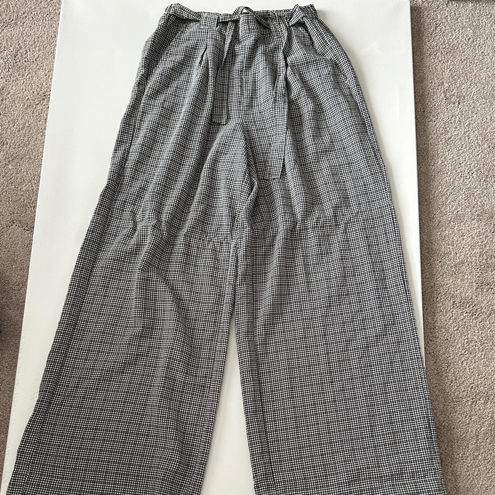Max Studio Women’s Navy and White Checkered Pants